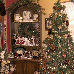 Inside the Mistletoe Holiday House